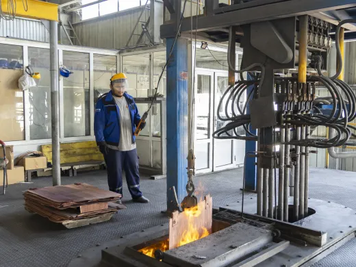 Casting machine in the melting section