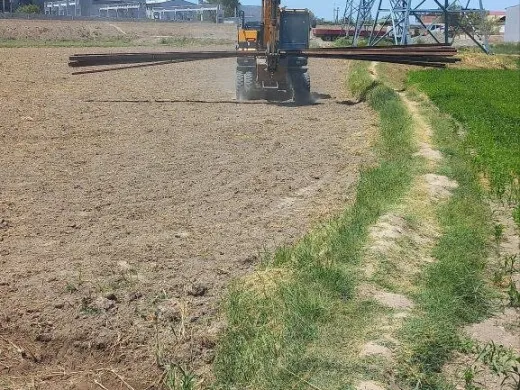 线路沿线的杆塔构件